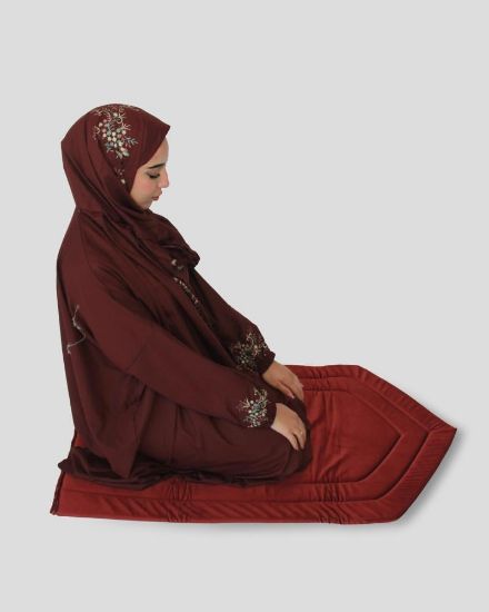 صورة طقم شرشف صلاة نسائي